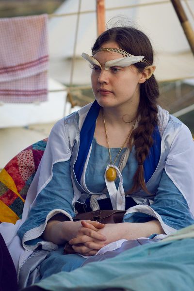 File:Feathered Brow.jpg