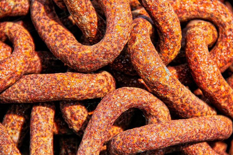 File:Rusty chain segments.jpg