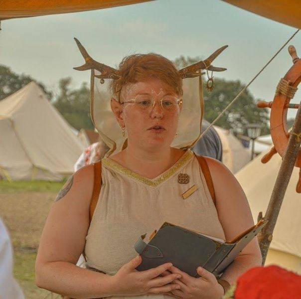 File:Veiled Changeling.jpg