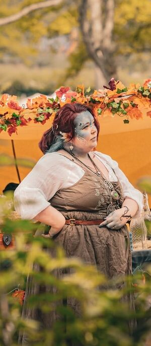 Angela RavensOak.jpg