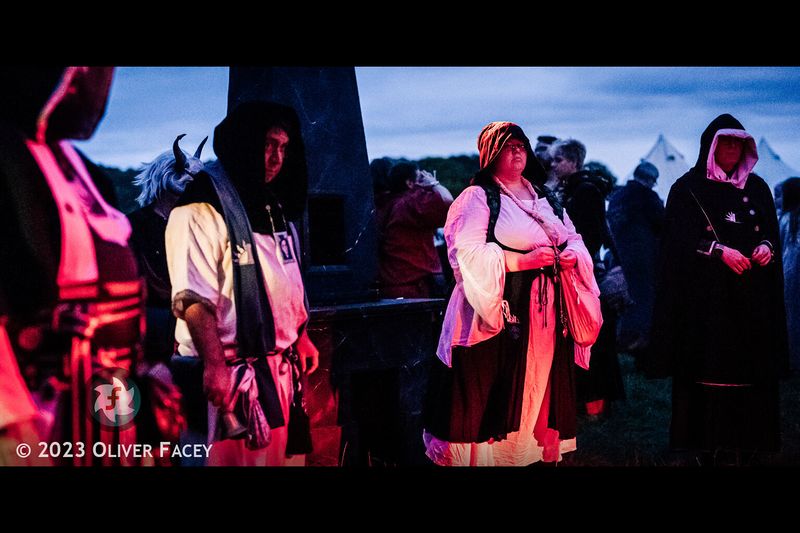 File:Suns Opening the Gate.jpg