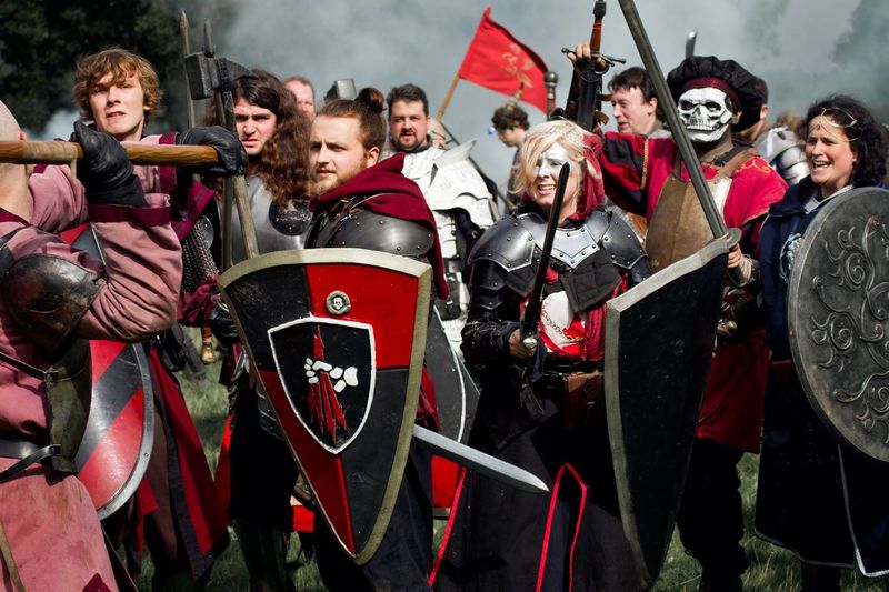 File:Hunting by the rivers.jpg