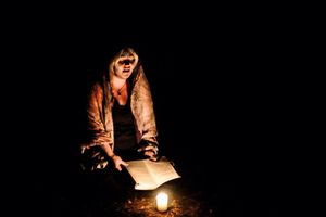 Illuminate Sidra of the Court hunts secrets in the dark