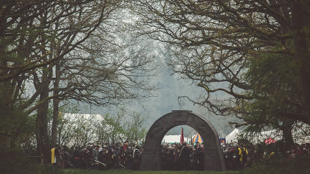 Heroes use the gate to fight the enemies of the Empire