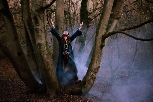 William the Enchanter, Earl Dromond, Knight-Commander of the Silver Serpent draws on a regio to help him perform a solo ritual.