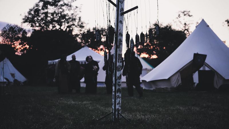 File:Wooden Tree.jpg