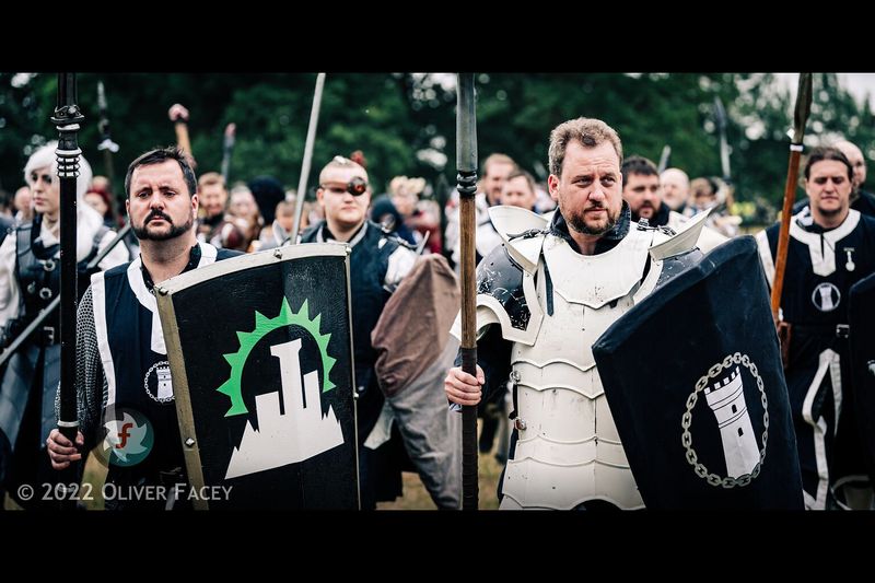 File:A Shattered Tower Shield.jpg