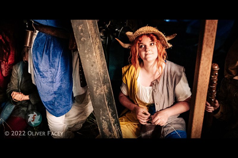 File:Observant Mummer.jpg