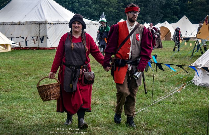 File:Hiking Happistons.jpg