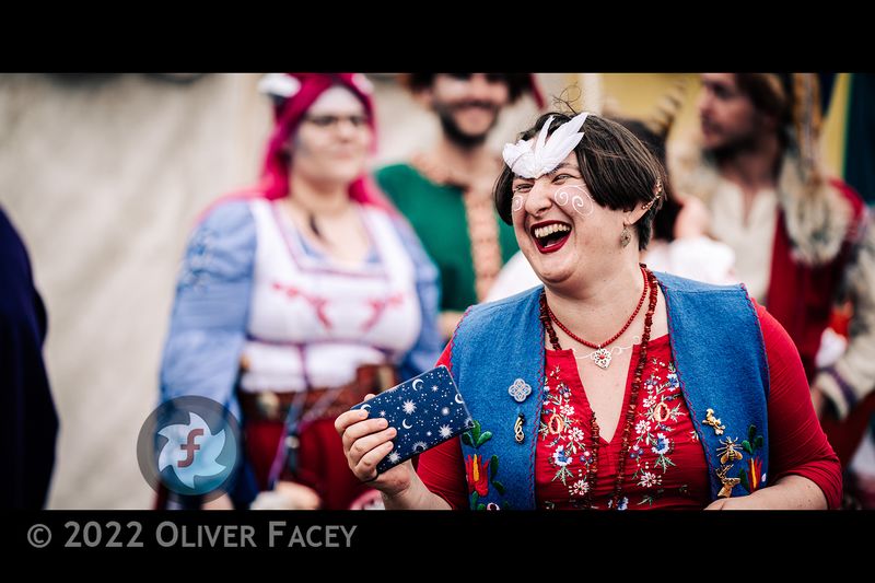 File:Cheerful Changeling Kalina.jpg