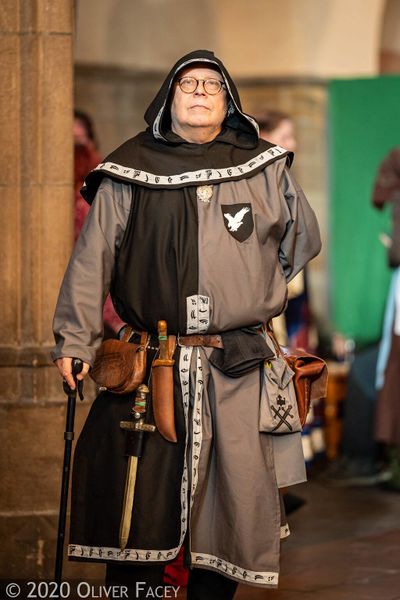 File:Certain with a Surcoat.jpg