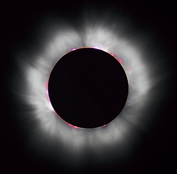 File:1097px-Solar eclipse 1999 4.jpg
