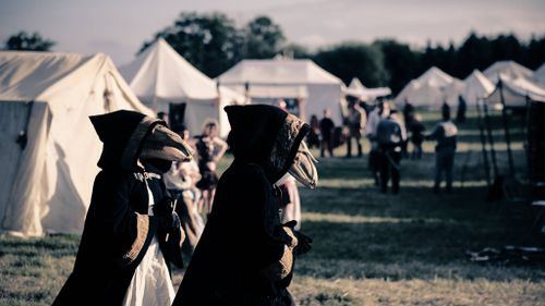 Note the dark Axos-style robes and the bone masks. Even the diplomatic heralds of Sorin adopt a sepulchral appearance, in service to their King.