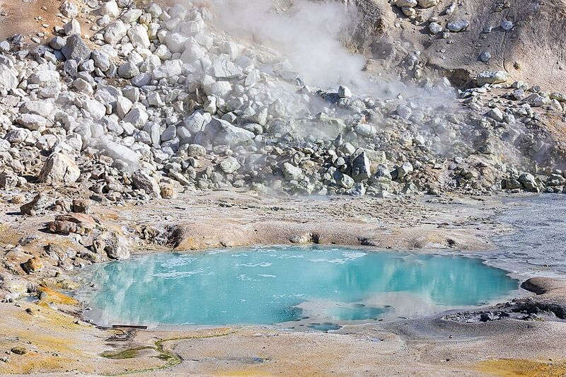 File:Aquamarine pool.jpg