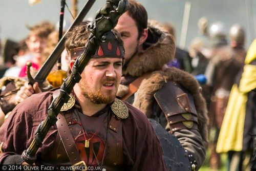 A Heros Girdle is a sturdy, reliable piece of mage armour that strengthens the will to fight.